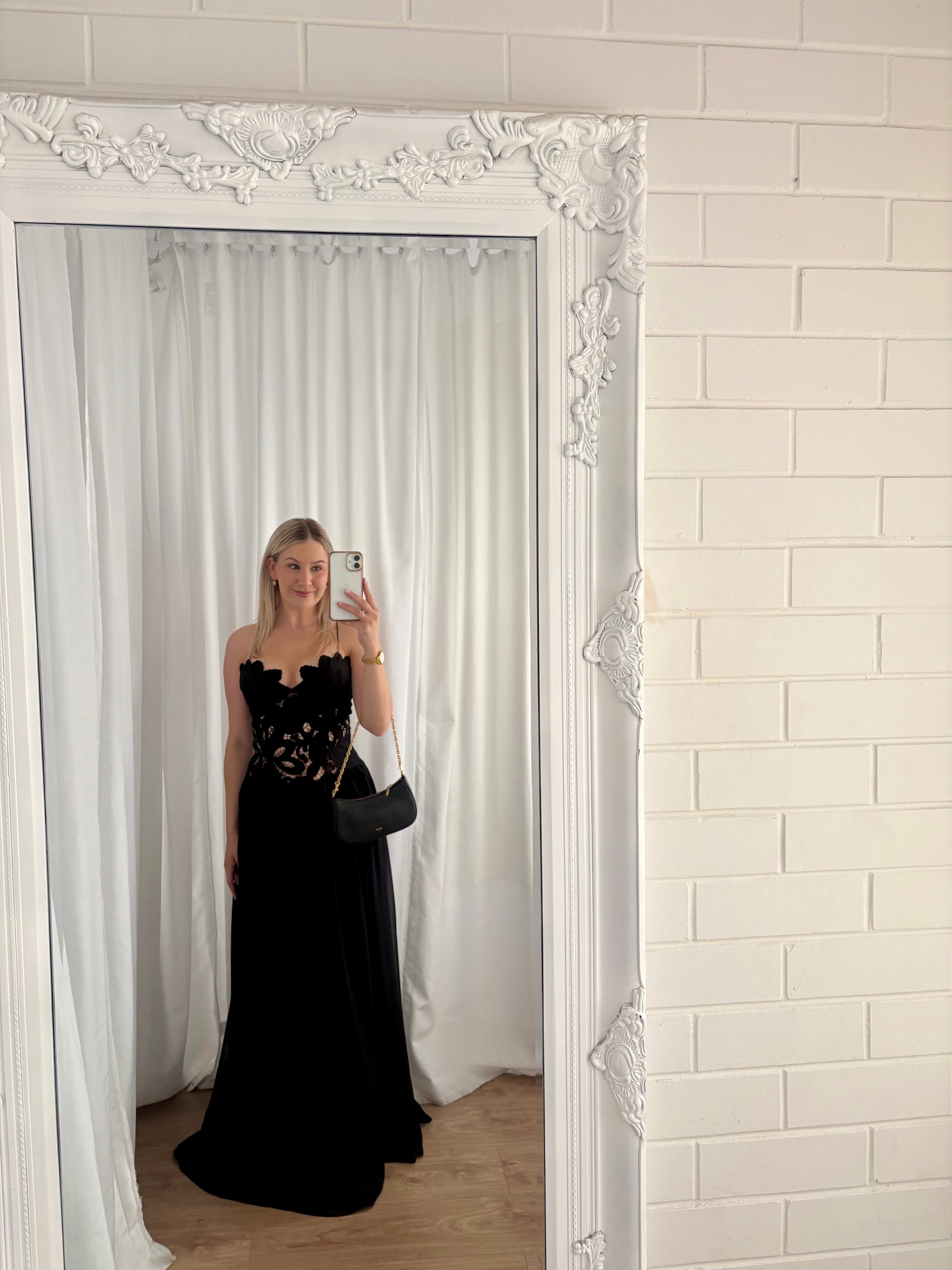 Hansen and Gretel Stephanie Maxi Dress in Black HONEY HIRE BOUTIQUE Hansen and Gretel Stephanie Maxi Dress in Black HONEY HIRE BOUTIQUE