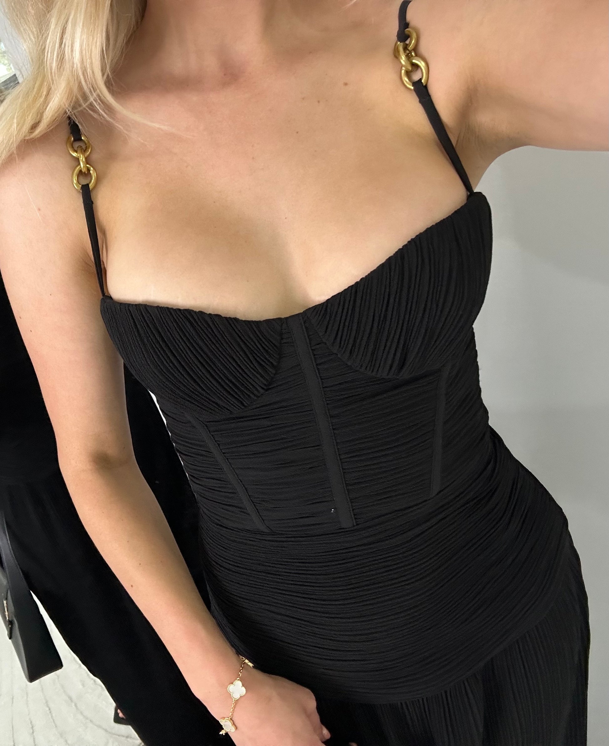 manning cartell double time pleat dress rent alexisbarbalace in our Manning Cartell Red Double Time Pleat Dress Size 4, 6, 8 & 10